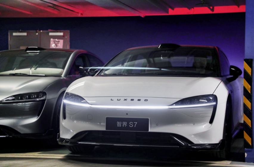智界S7预订突破20000台，24.98万起成家庭都市出行首选