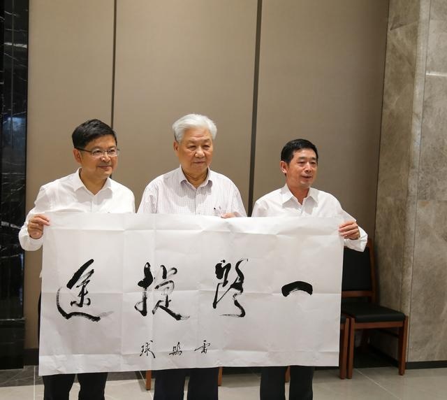 十大将军走进奇瑞挥毫，自主品牌展示报国雄心，捷途泼墨绘新篇