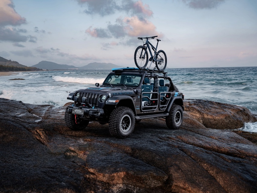 Jeep牧马人4xe与Jeep新指南者领衔全系登陆上海，刷新全路况
