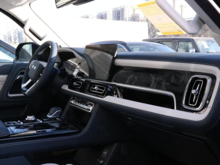 BJ60上市首月销量破3000，从一见钟情到年前“压哨”提车