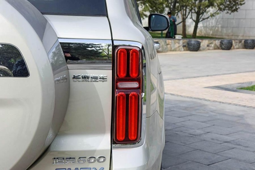 坦克500 Hi4-T上市 售33.5万元，省油的越野车，还有拖挂资质