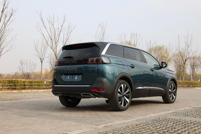 个性兼具功能性，搭载1.8T+8AT，试驾东风标致新款5008