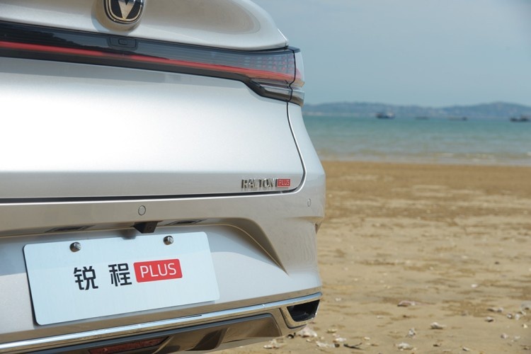 超安逸，十万级家轿标杆 试驾长安锐程PLUS
