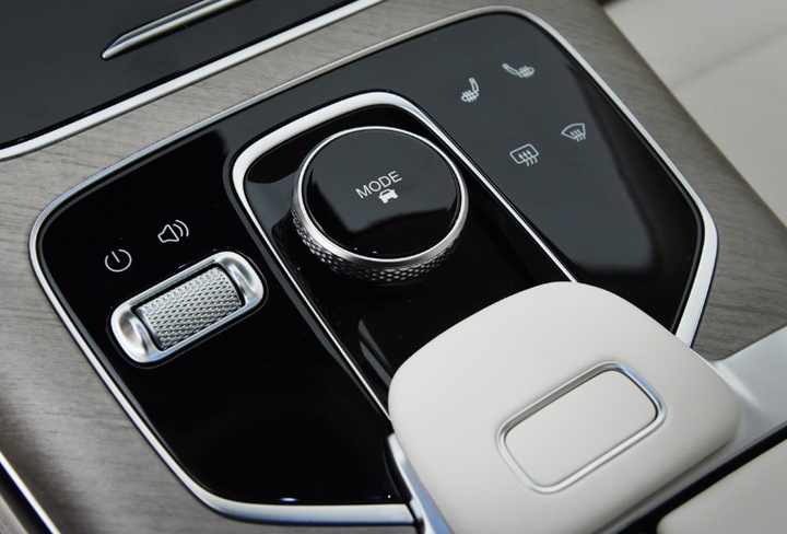 奇瑞再推旗舰SUV，标配2.0T发动机，瑞虎9重磅来袭