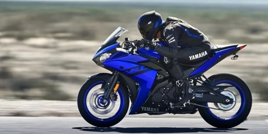 雅马哈YZF-R3，战斗十足，300CC排量中，性价比之王