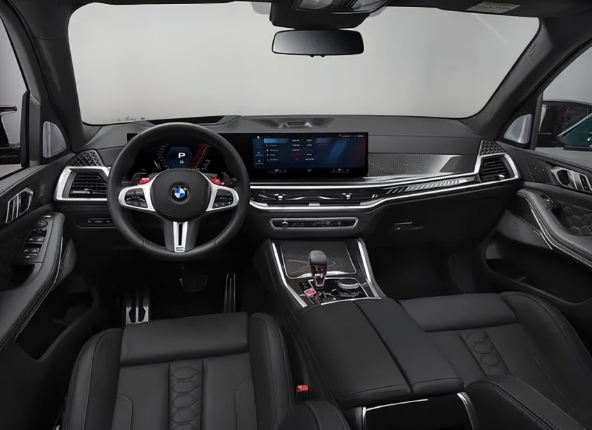 新宝马X5M实车海外曝光,4.4T V8带电,双联屏,或三季度引入国内