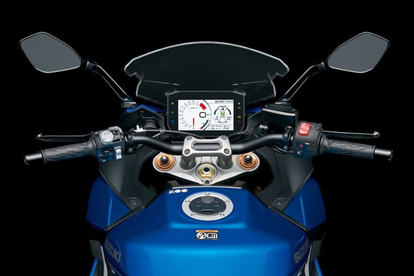 四缸动力152马力，铃木GSX-S1000GT休旅摩托，运动基因突出