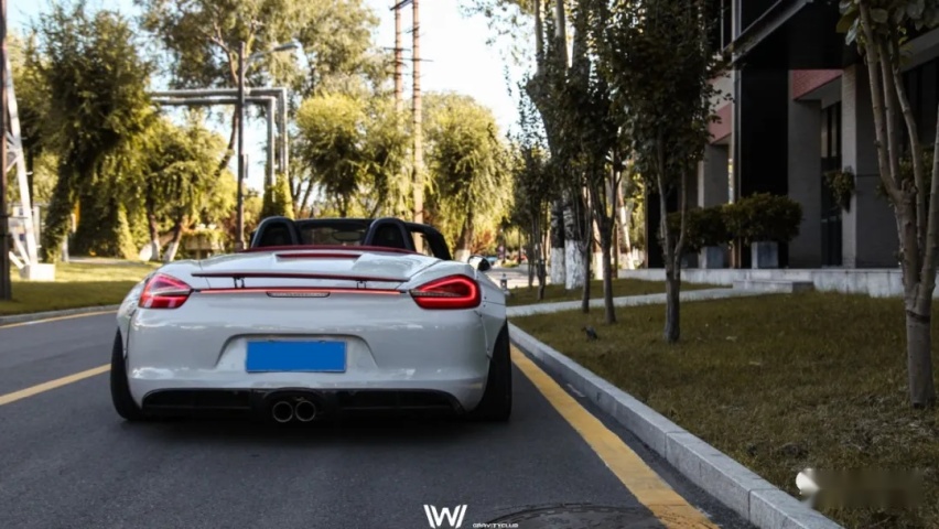 这台981 Boxster为何那么像718 GT4？坚持移植就不会过时