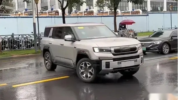【E汽车】方程豹汽车豹8实车曝光