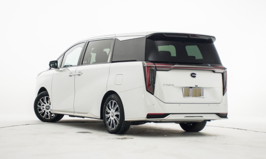 起售价32.98万！这台插混MPV，算不算国货之光？