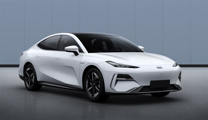 两款自主全新纯电轿车，五菱星光、银河E8即将推出