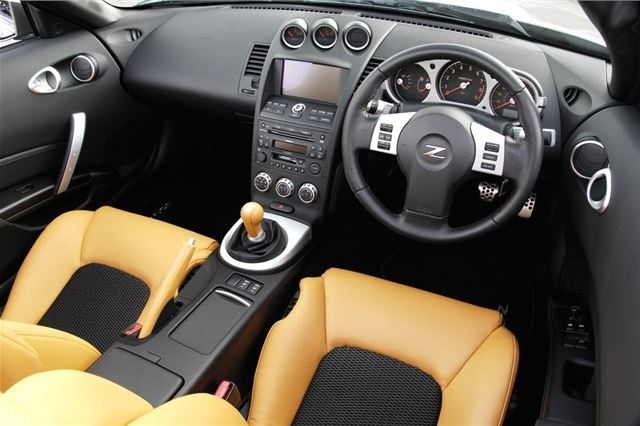 Nissan-350Z-Roadster-(3).jpg