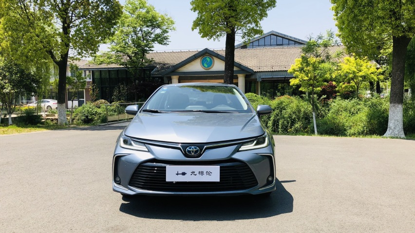 地球人都知道的一款车，买丰田卡罗拉双擎你能得到什么
