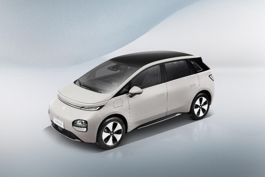 大五座纯电新车，搭载100kW电机，宝骏云朵杠上了比亚迪海豚