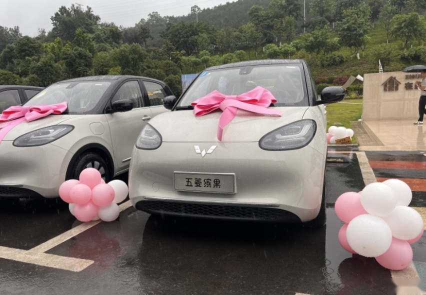 花小钱办大事，重庆试驾五菱缤果，333km续航够用？