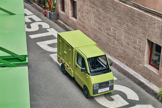 3.68万元起！人民五菱再造神车，E10致富小精灵正式上市