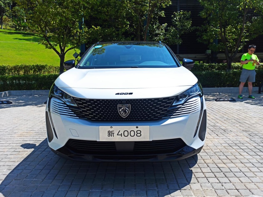 试驾东风标致新4008科技版 浪漫和优雅我都要