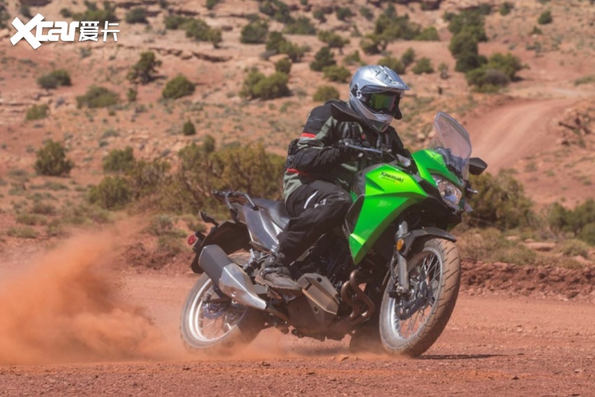 而versys 系列作为川崎旗下的多功能adv车款,其versys 300长时间盘踞