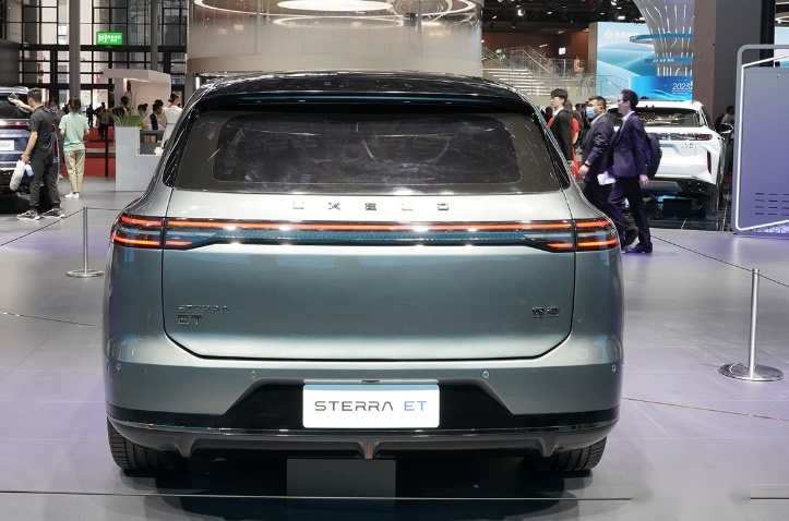 纯电中大型SUV 星途星纪元ET量产车正式下线