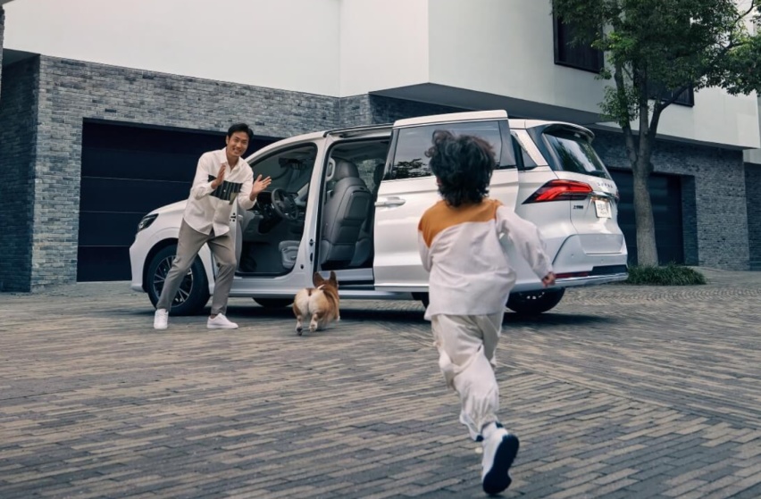 豪华超埃尔法！2.0T+隔音玻璃+3米轴距，跌至16万的MPV