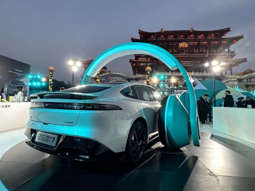 东风eπ 007正式上市，15.96万元起售，纯电版限时优惠3万元