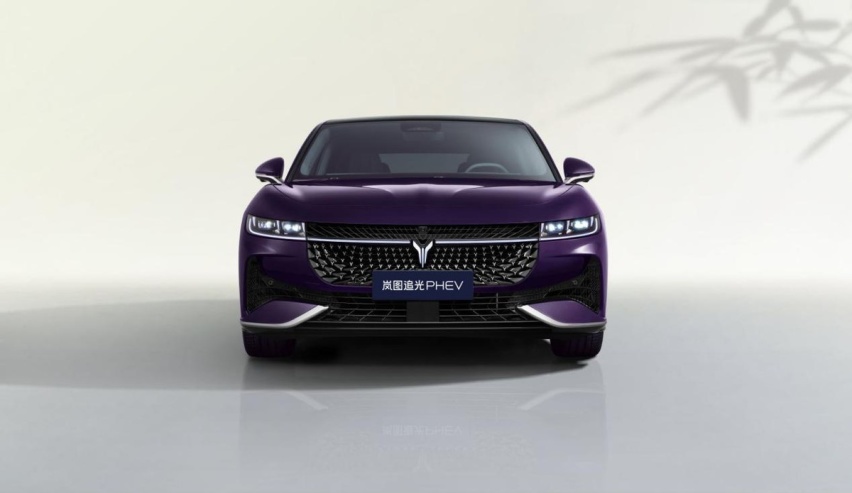 岚图追光PHEV：树立20万级混动轿车品质新标杆
