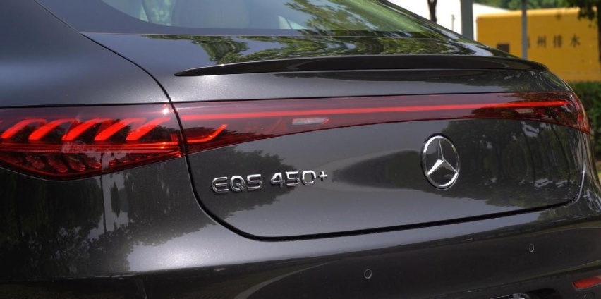 实拍奔驰EQS，售价超100万元的纯电轿车，开起来什么感觉？