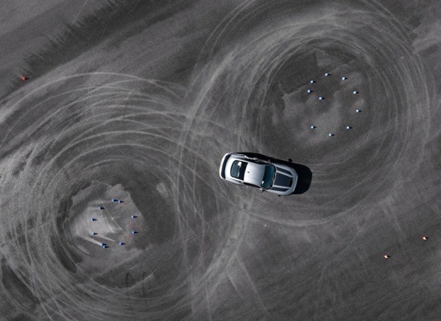 解读全新福特Mustang Dark Horse®漂移电子手刹