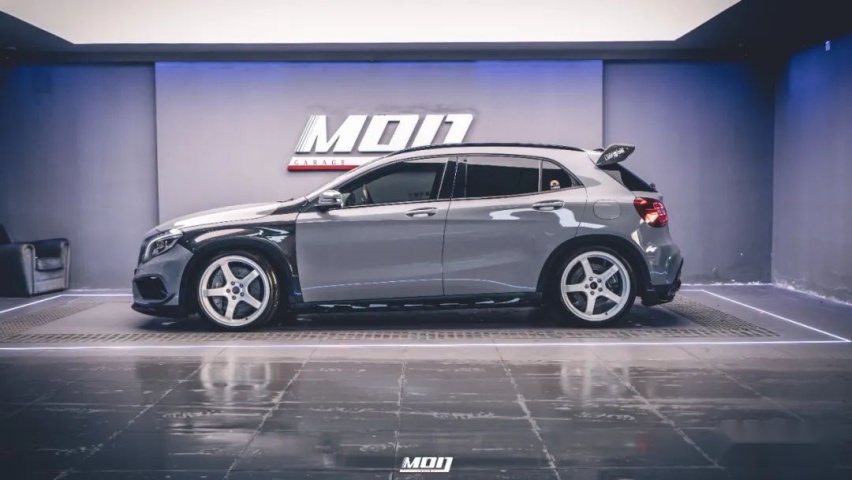 忽悠母亲买了辆奔驰GLA45 AMG，我将它改出了