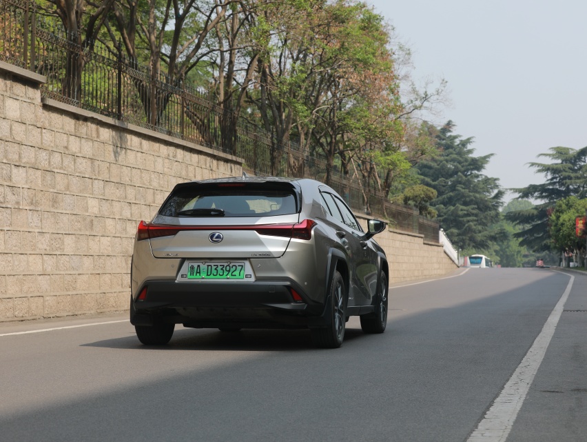 试驾UX300e：首先是一台雷克萨斯，其次才是一台电动车