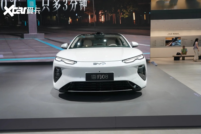 19.69万起买海豹08 ：C级车身+后轮转向+9分钟充满，还看BBA