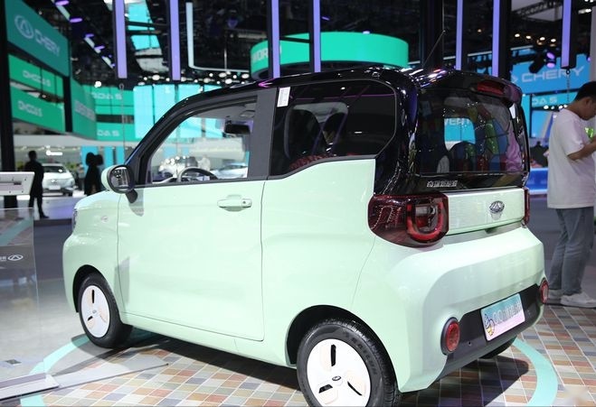 奇瑞QQ冰淇淋年底上市，外观呆萌可爱，对标宏光MINI EV