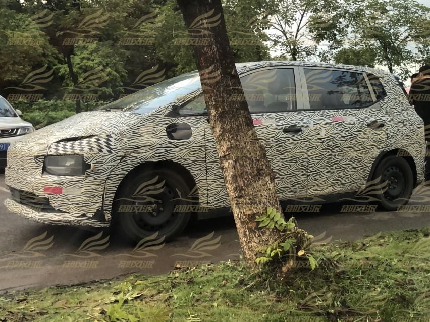 ​广汽新能源A0级SUV谍照曝光，像极了法系MPV？