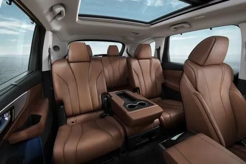 这台最新的豪华旗舰SUV，能叫板BBA吗？