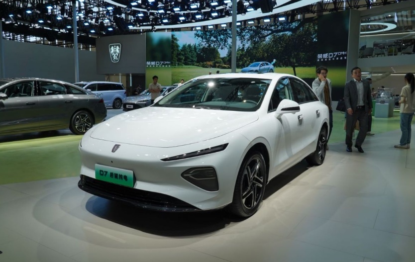 荣威D7 EV单挑比亚迪秦PLUS EV，是谁给的勇气？