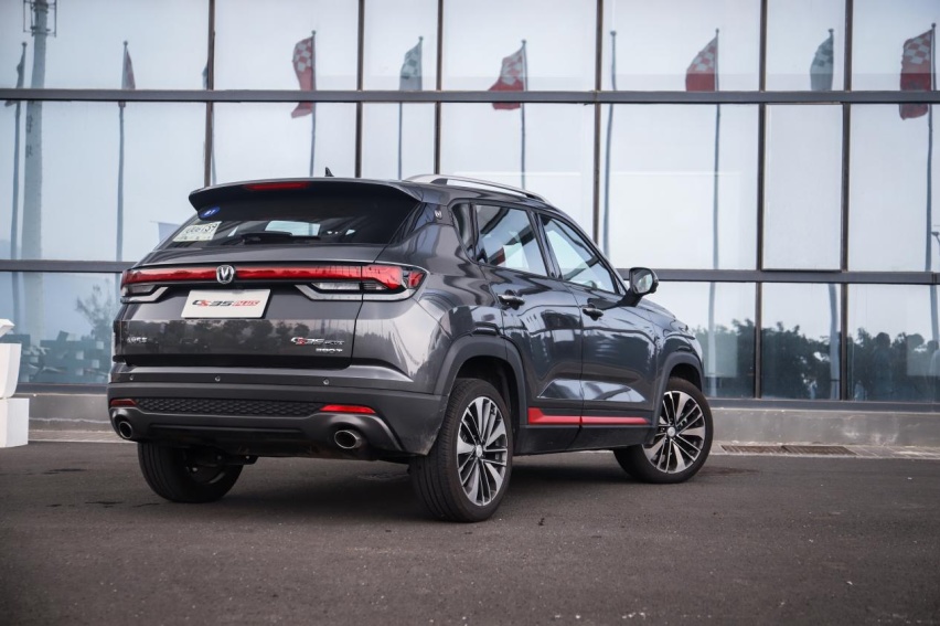 10万块买一台动力越级小型SUV？试驾长安CS35 PLUS