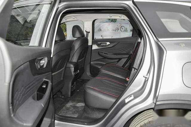 北京汽车X7优享+PLUS上市，1.5T+7DCT，售价12.99万元