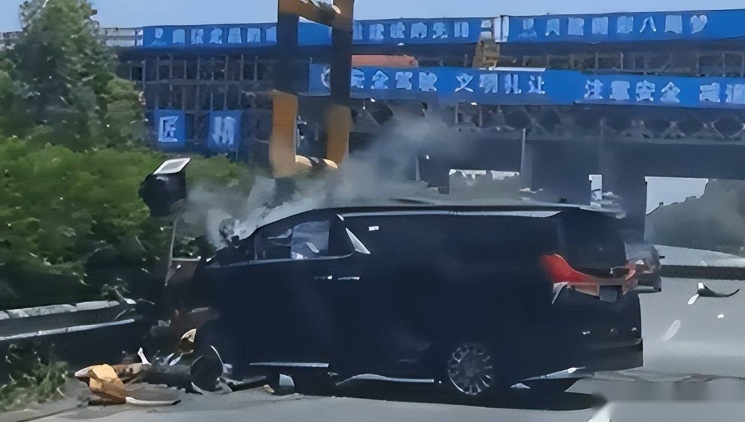 不到两年就开始“凉凉”，二线领头羊雷克萨斯怎么就卖不出去了？