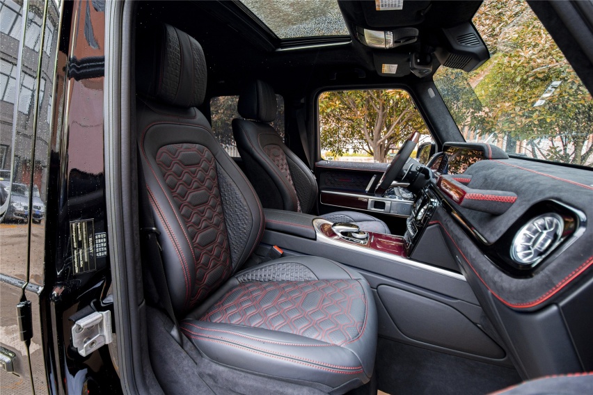 700马力与1000牛·米扭矩，迈莎锐AMG G63 P700卖498万贵不贵？