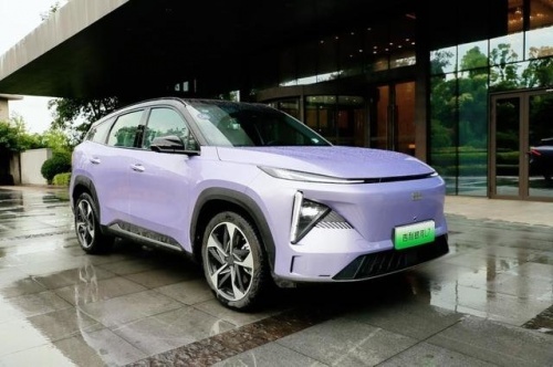 试驾吉利银河L7搭载Infinity音响：好开、省油更可靠