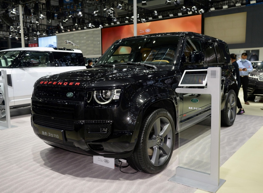 售价161.8万元 路虎卫士110 V8版实车亮相 5.4秒破百