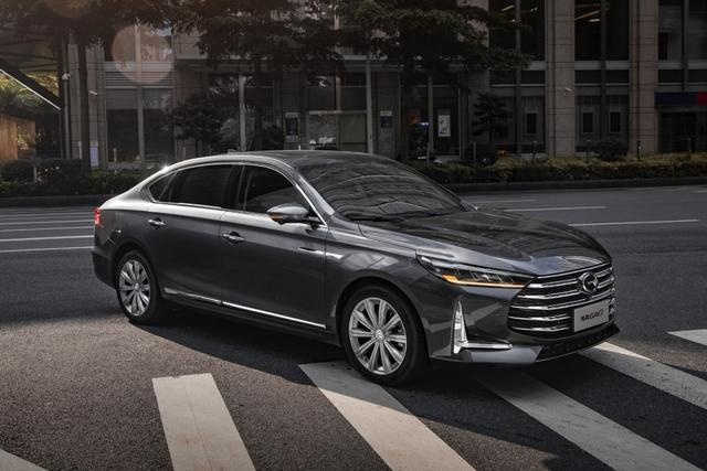 全新传祺GA8上市,车长超5米,配2.0T+爱信6AT,档次不输奥迪A6L