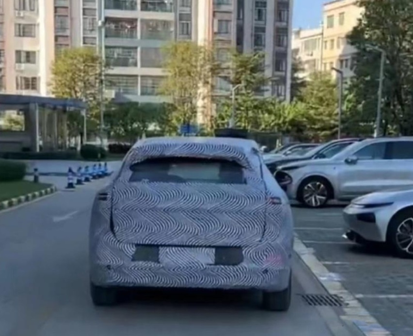 小鹏新车谍照曝光 定位中型轿跑 或叫做小鹏G5