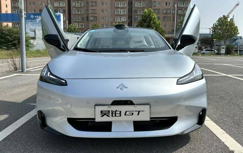 辣评：广汽埃安，一边是火焰一边是海水