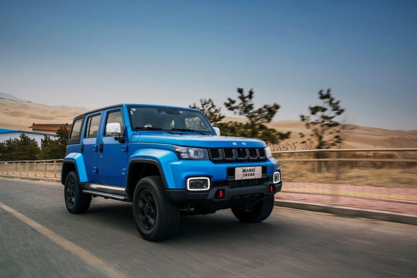 1箱油换1000公里好风光 BJ40刀锋英雄版正式上市