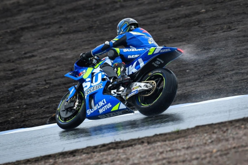 MotoGP车手详解碳纤维VS金属刹车特性差异？