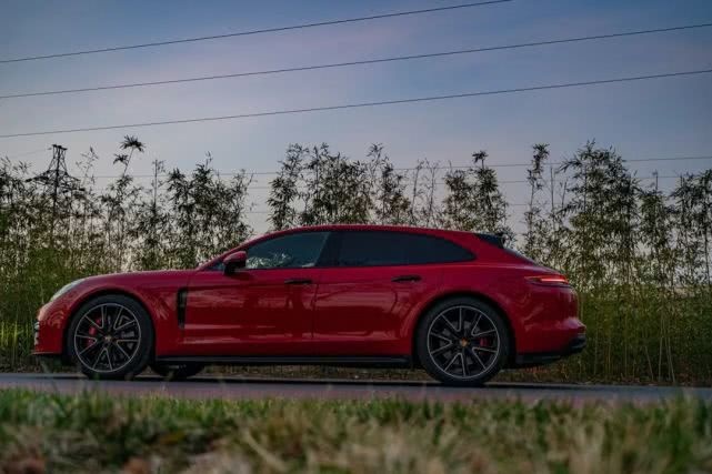 试驾保时捷Panamera GTS，那快0.1秒的信仰