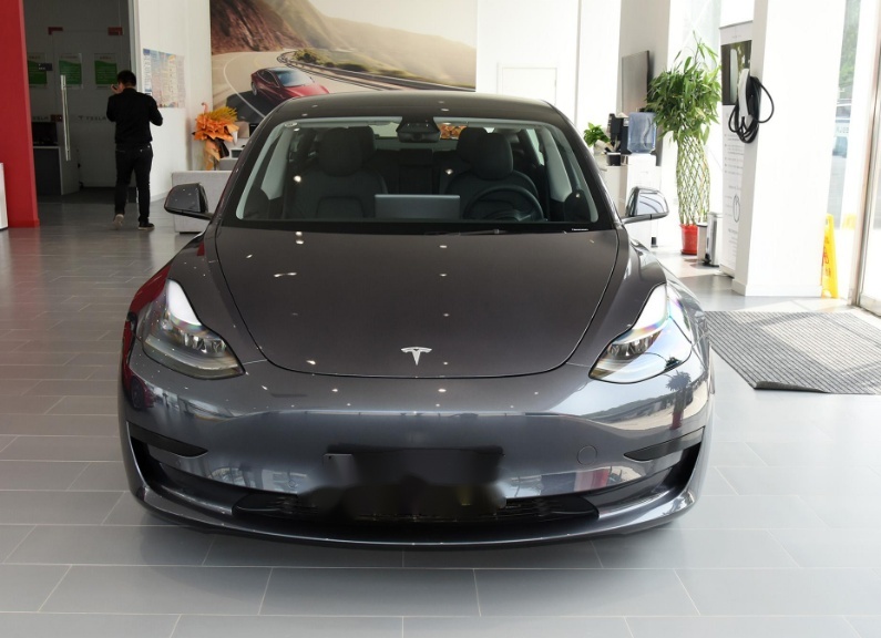 选择了Model 3和固特异e 锐乘轮胎
