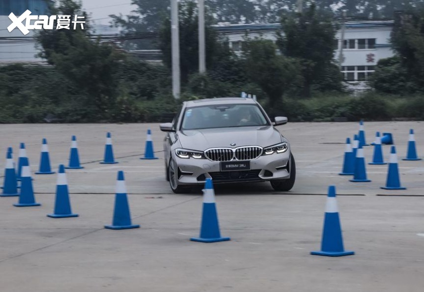 何不，在“金卡纳”赛道里“飙”一把全新BMW 3系