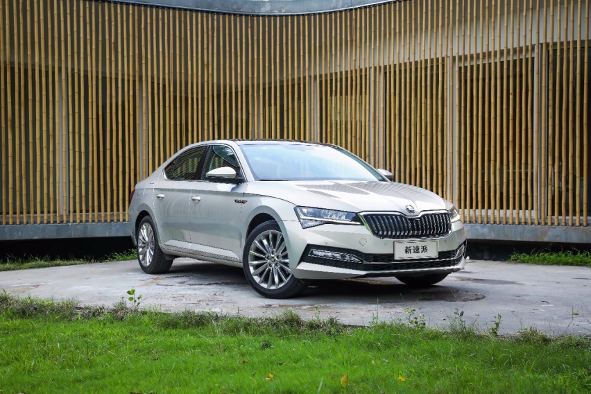 配置水平更上一层楼！试驾斯柯达新速派380TSI